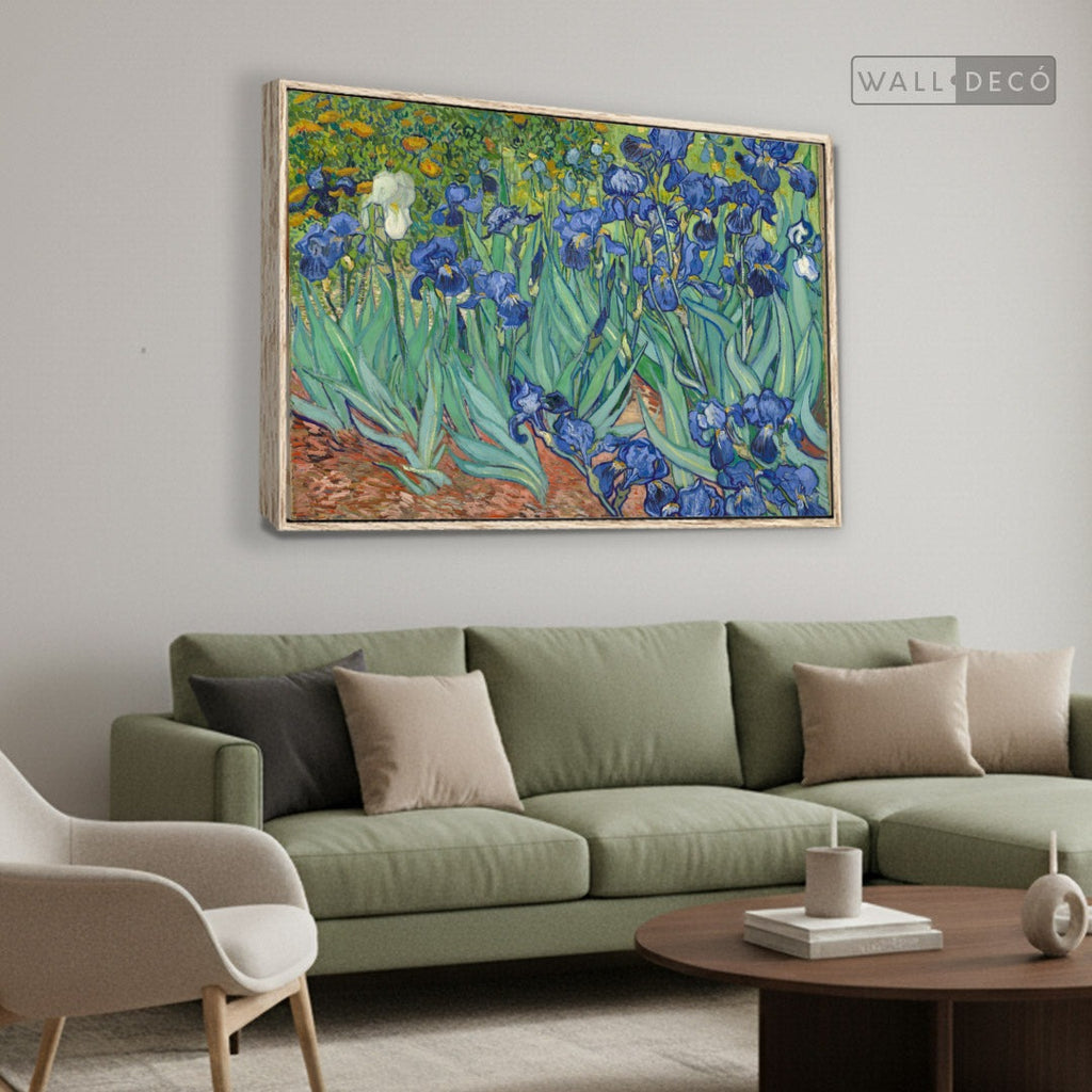 Cuadro Arte Clásico Lirios – Van Gogh con marco madera vintage en sala