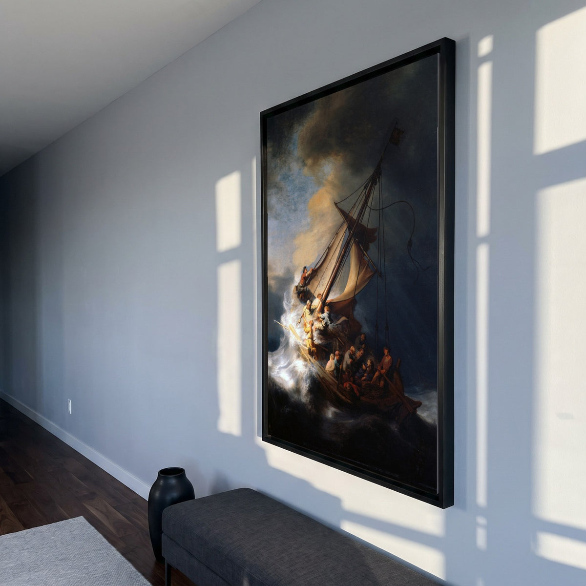 Cuadro Arte Clásico La Tormenta en el Mar de Galilea – Rembrandt con marco negro mate en sala