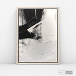 Cargar imagen en el visor de la galería, Cuadro Abstracto Minimalista Gesto Negro Vertical con marco madera vintage - vista lateral
